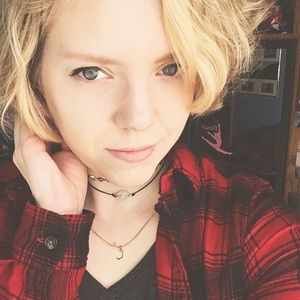 Meet your Posher, Kira